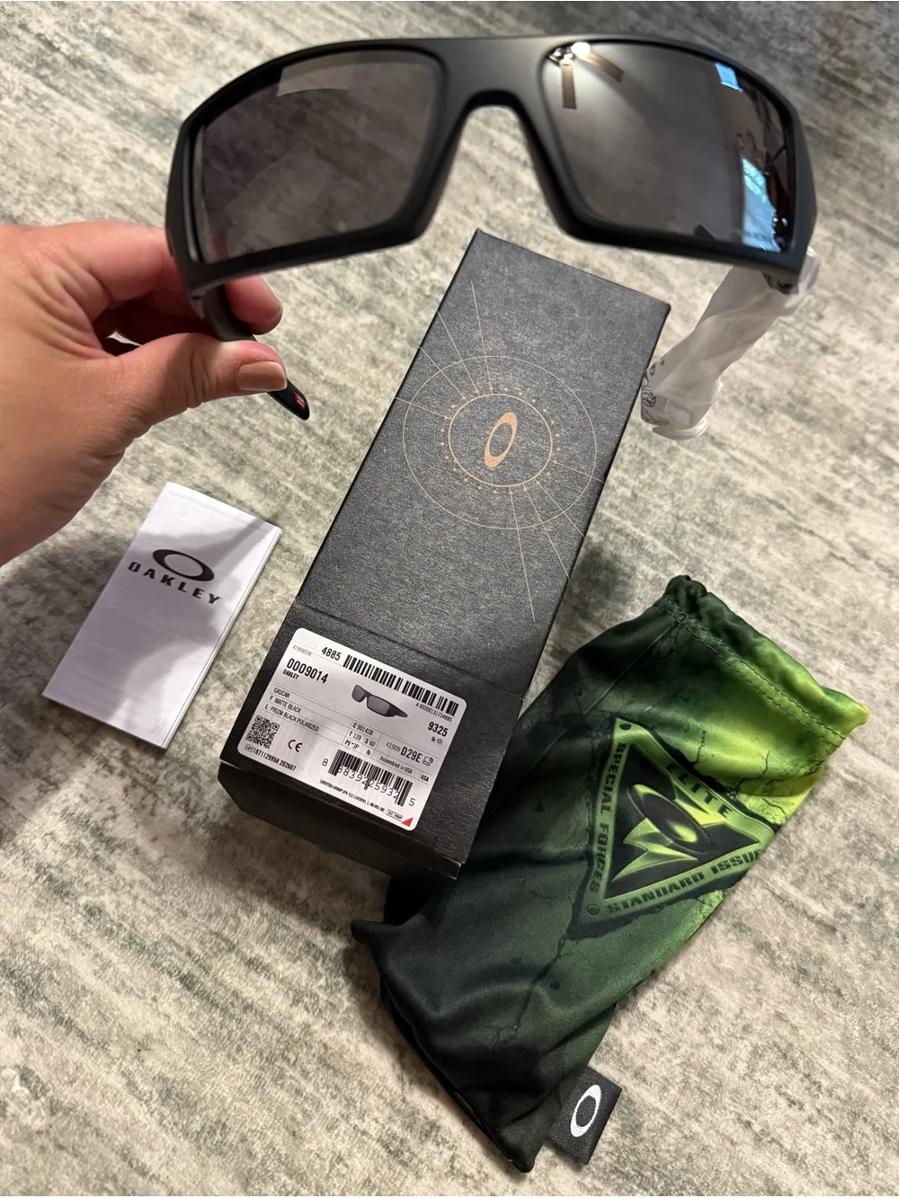 Oakley GASCAN matte Black Rectangular Sunglasses with Dark polarized Lenses